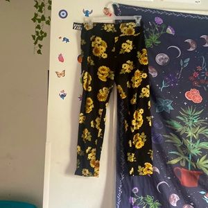 women’s sunflower leggings, good condition